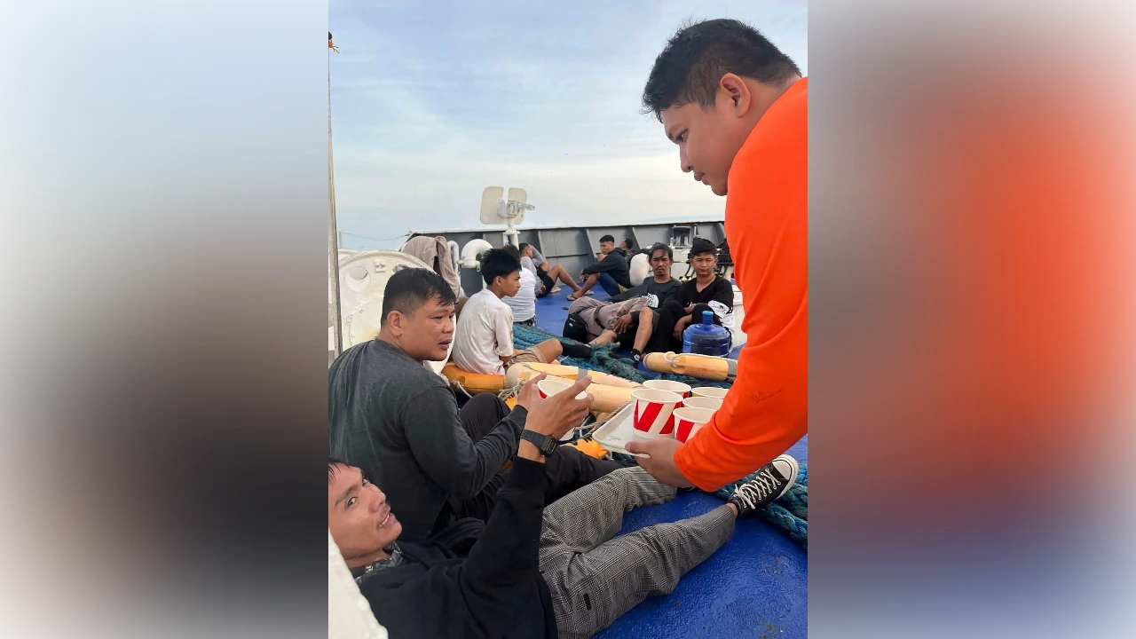 Philippines grounds ferry operator's fleet after deadly sinking kills 18 Philippines grounds ferry operator's fleet after deadly sinking kills 18