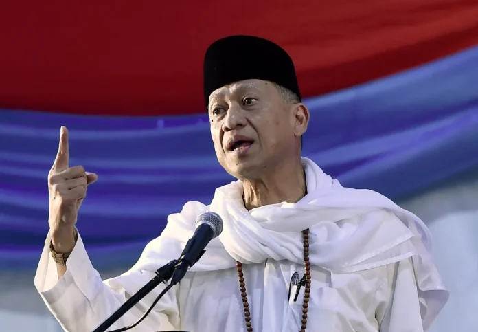 Nazri: Better to dissolve Umno in 3 states than work with PAS