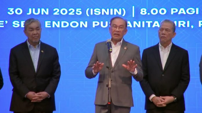 PM Anwar assures no interference in judicial appointments, court decisions