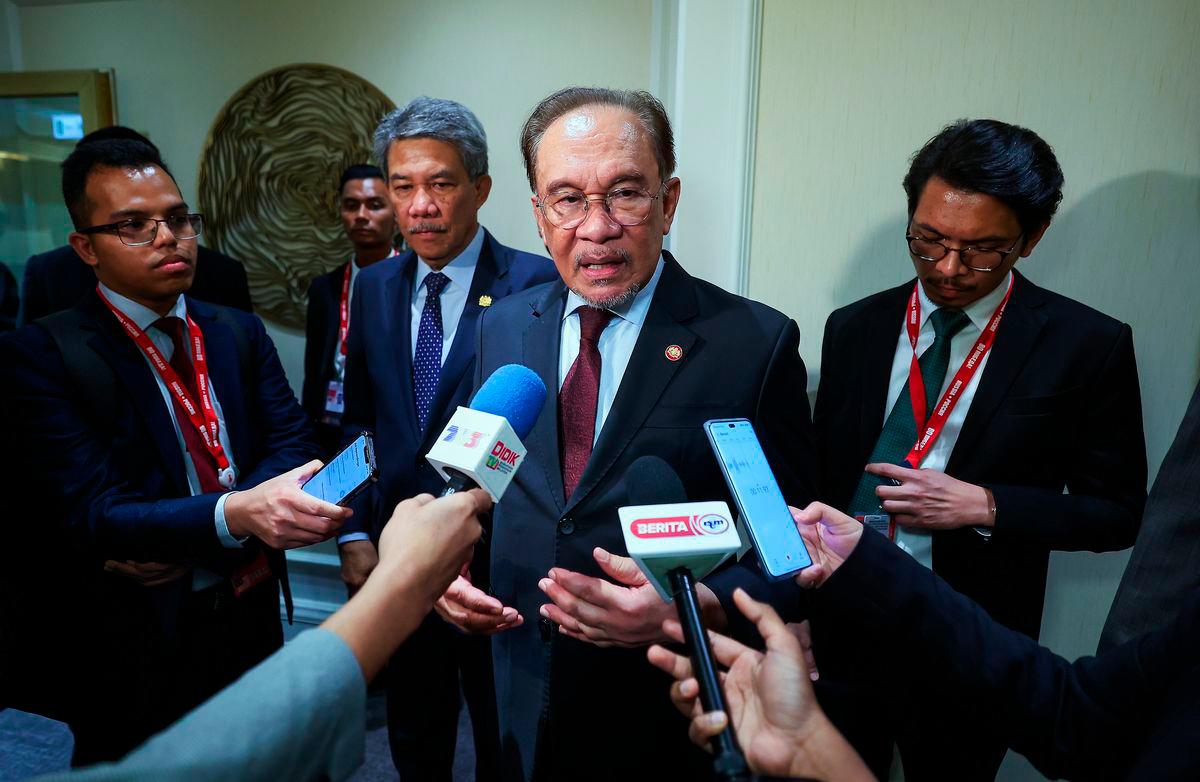 PM Anwar captivated by Moscow’s historic Hotel Metropol, hails Russia’s literary legacy PM Anwar captivated by Moscow’s historic Hotel Metropol, hails Russia’s literary legacy