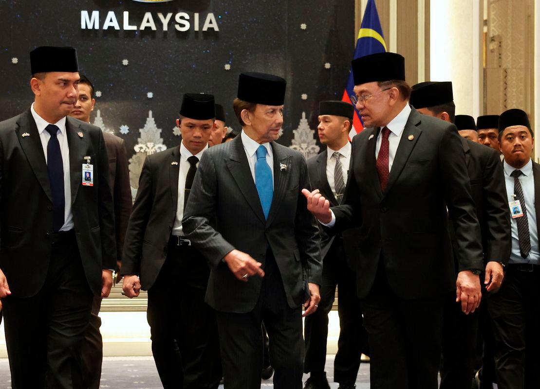 PM Anwar hosts Sultan of Brunei for official luncheon in Putrajaya PM Anwar hosts Sultan of Brunei for official luncheon in Putrajaya