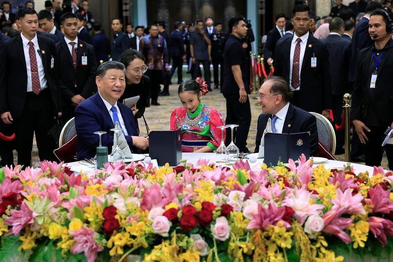 PM Anwar hosts dinner for President Xi