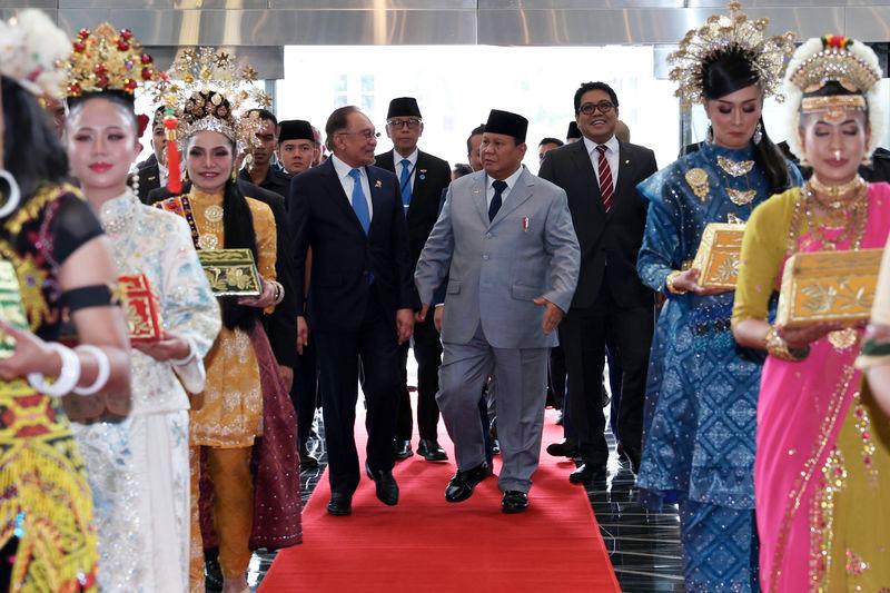 PM Anwar hosts high-tea for President Prabowo at PETRONAS Twin Towers