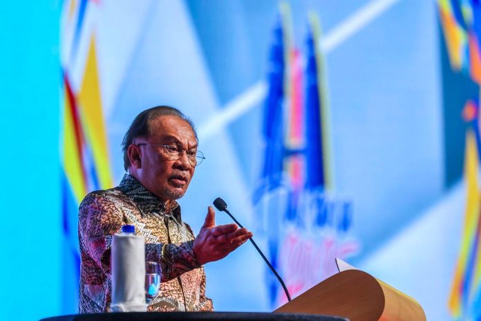 PM Anwar komited banteras rasuah, biarpun kurang sokongan