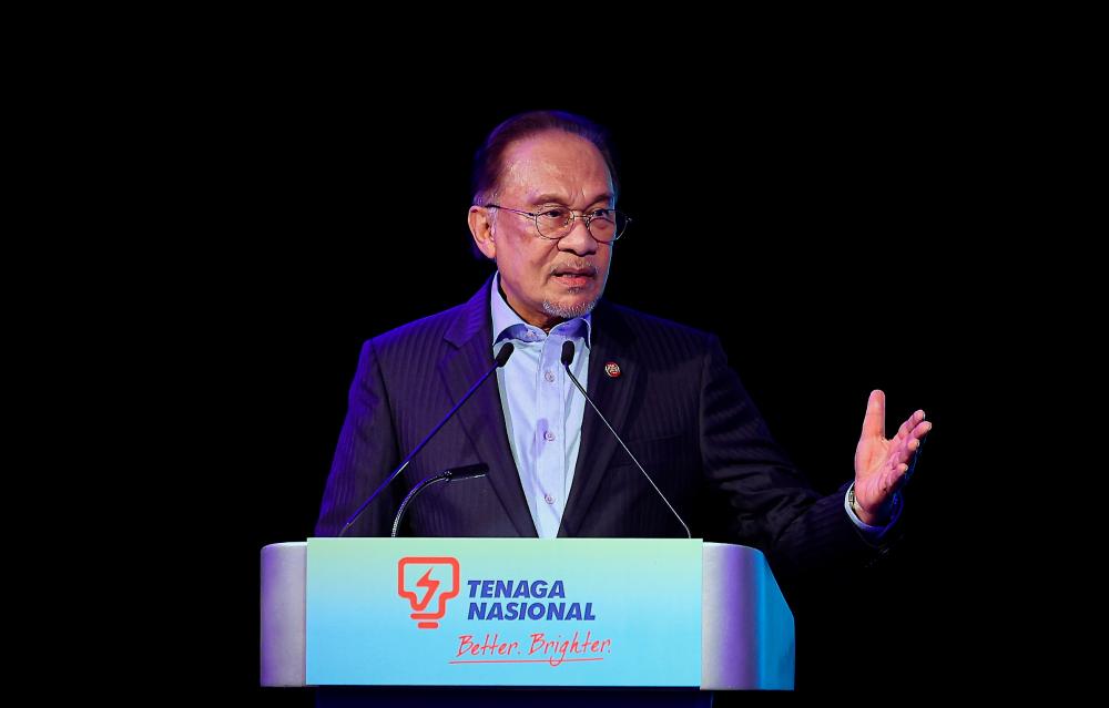 PM Anwar launches TNB’s re ventures in UK
