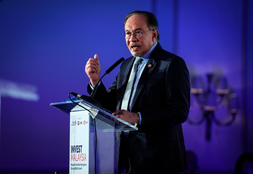 PM Anwar meets several leading companies in UK