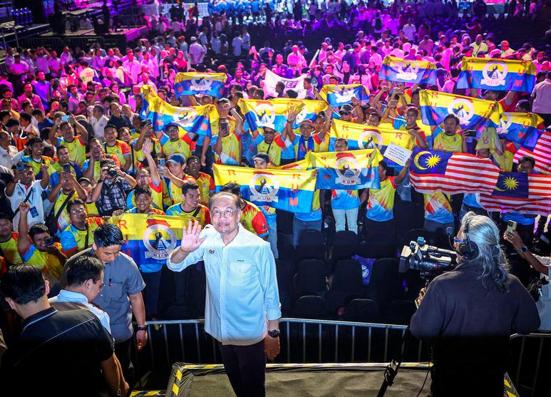 PM Anwar praises new workers’ anthem ‘Solidariti Perjuangan’ PM Anwar praises new workers’ anthem ‘Solidariti Perjuangan’
