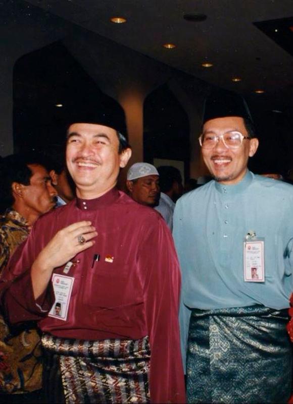 PM Anwar shares emotional tribute to Tun Abdullah PM Anwar shares emotional tribute to Tun Abdullah