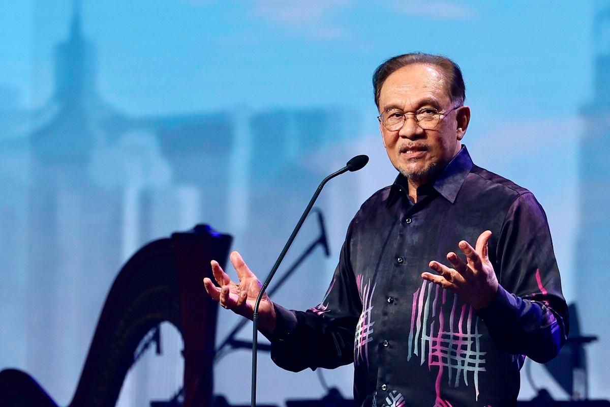 PM Anwar to meet Italian industry leaders in Rome for economic talks PM Anwar to meet Italian industry leaders in Rome for economic talks