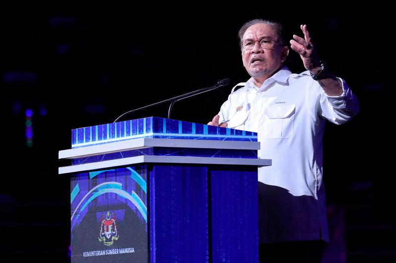 PM launches MADANI Workers’ Card, one million workers to enjoy discounts PM launches MADANI Workers’ Card, one million workers to enjoy discounts