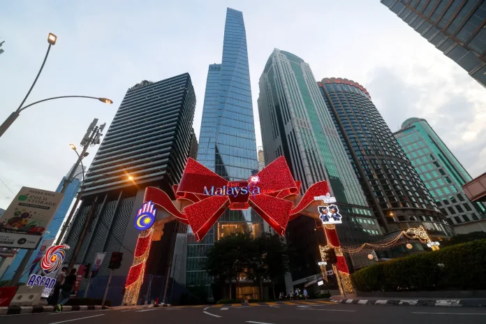 PM_Anwar_launches__I_LITE_U__lighting_project_to_boost_Kuala_Lumpur_s_nightlife PM Anwar launches 'I LITE U' lighting project to boost Kuala Lumpur's nightlife