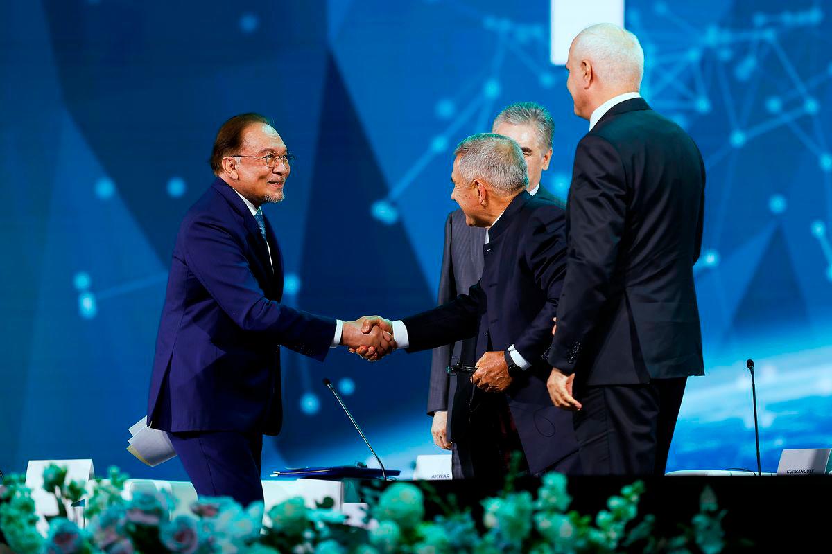 PM’s visit to Russia strengthens bilateral ties, explores new opportunities PM’s visit to Russia strengthens bilateral ties, explores new opportunities