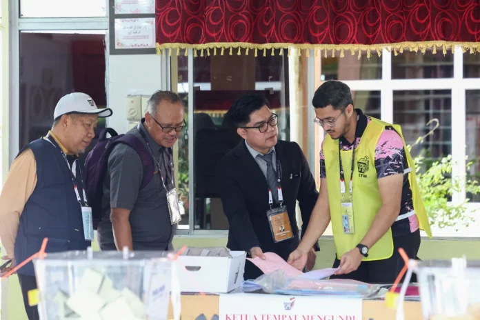 Kinabatangan by-election sees two polling centres close early Kinabatangan by-election sees two polling centres close early