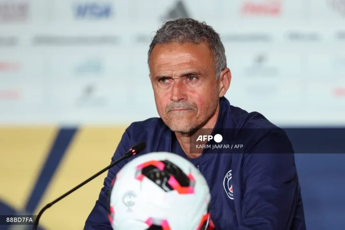 PSG_coach_Luis_Enrique_slams_contract_talk_rumours_as__fake_news_