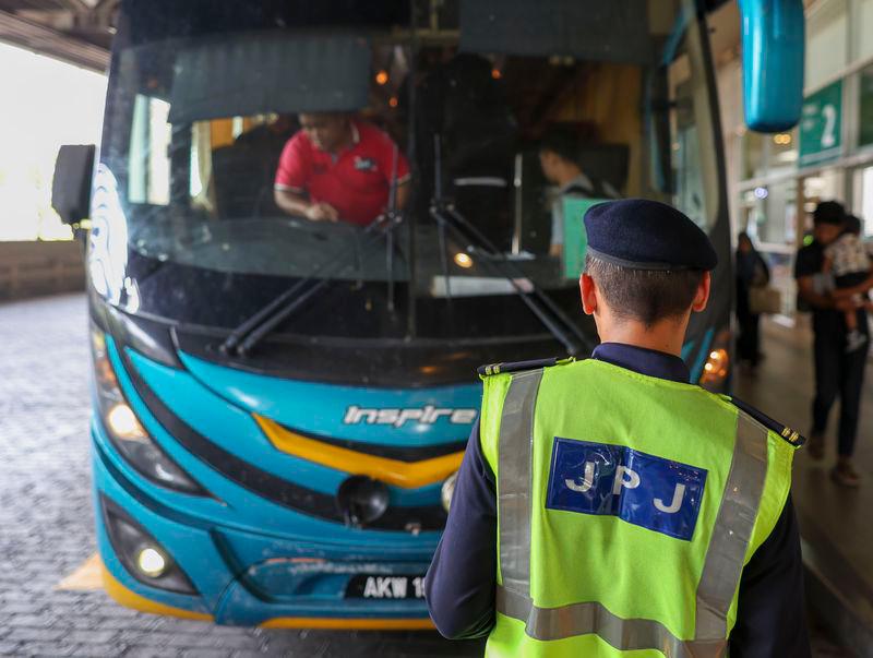 Pahang JPJ officers go undercover as express bus passengers to nab offenders during Ops CNY Pahang JPJ officers go undercover as express bus passengers to nab offenders during Ops CNY