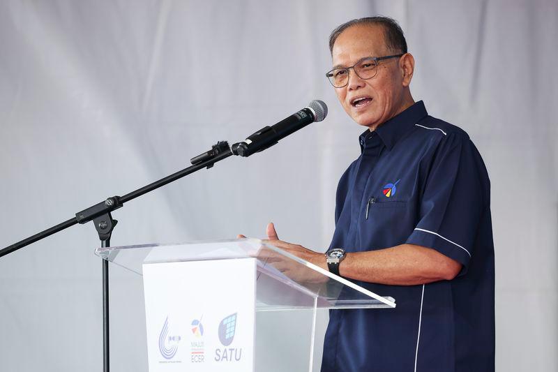Pahang govt offers financial aid to Pahang-born victim of gas pipeline fire Pahang govt offers financial aid to Pahang-born victim of gas pipeline fire