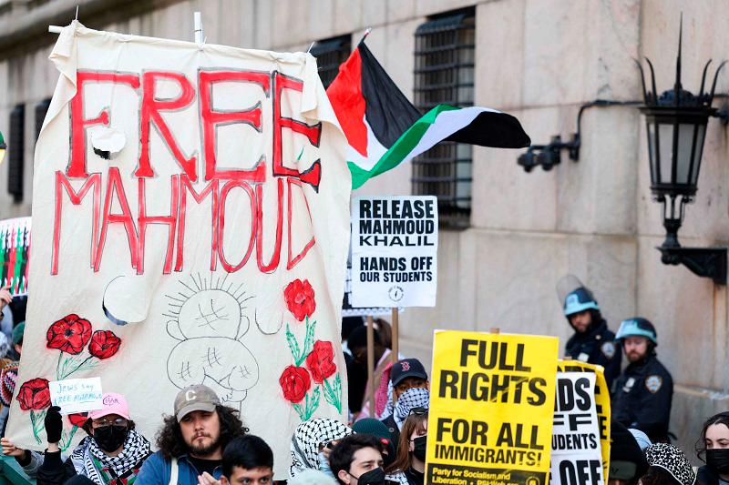 Palestinian protest leader detained by US misses son’s birth Palestinian protest leader detained by US misses son’s birth