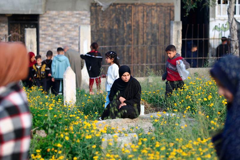 Palestinians celebrate Eid al-Fitr among Gaza’s smoke and ruins Palestinians celebrate Eid al-Fitr among Gaza’s smoke and ruins
