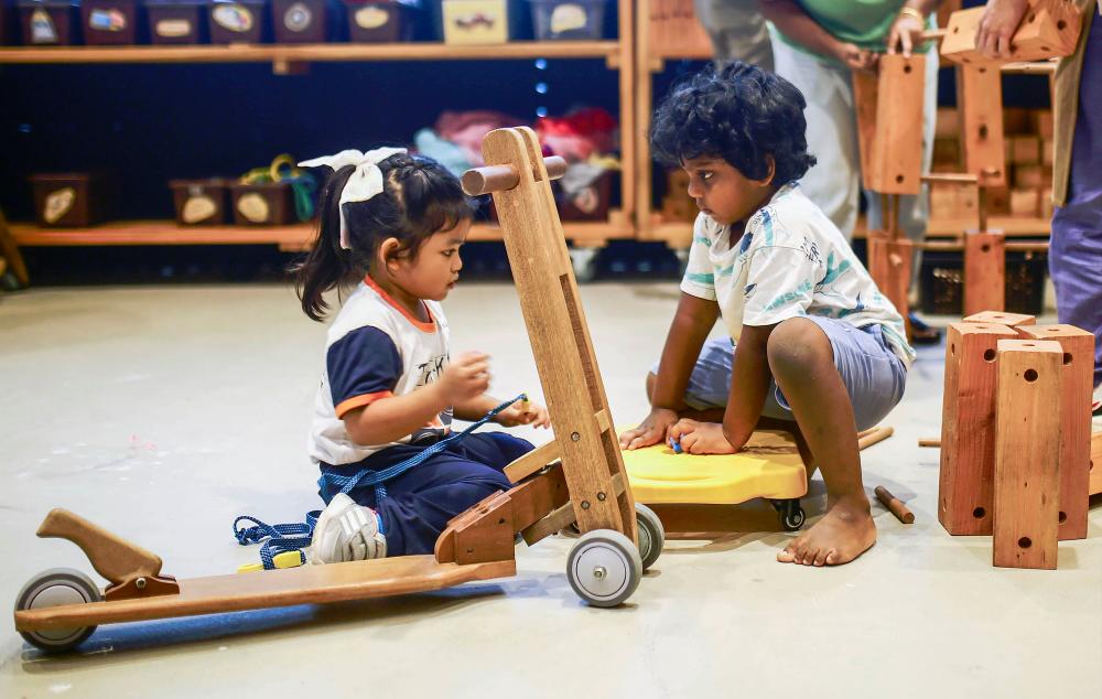 Parents explore options to beat high education costs Parents explore options to beat high education costs