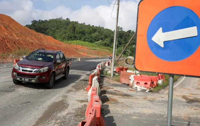 _Pengguna lega laluan Gua Musang-Lipis selesai dibaiki Pengguna lega laluan Gua Musang-Lipis selesai dibaiki