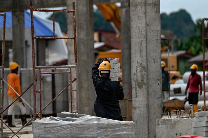 Pengilang cari penangguhan setahun dalam KWSP pekerja asing 