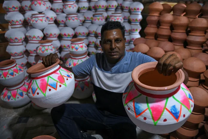 Periuk tanah tradisi Ponggal kekal popular, hasilkan nasi lebih sedap Periuk tanah tradisi Ponggal kekal popular, hasilkan nasi lebih sedap