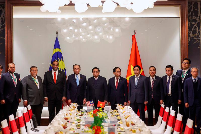 Petronas, Petrovietnam percepat kerjasama dalam sektor tenaga di Vietnam - PM Anwar Petronas, Petrovietnam percepat kerjasama dalam sektor tenaga di Vietnam - PM Anwar