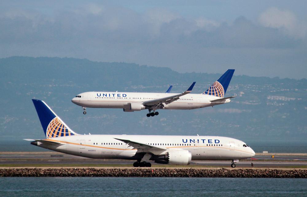 Pilot forgets passport, forcing mid-air U-turn after 2 hours and long delays