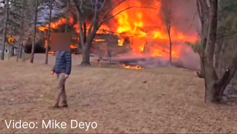 Plane crashes in US Minnesota residential area, setting house on fire Plane crashes in US Minnesota residential area, setting house on fire