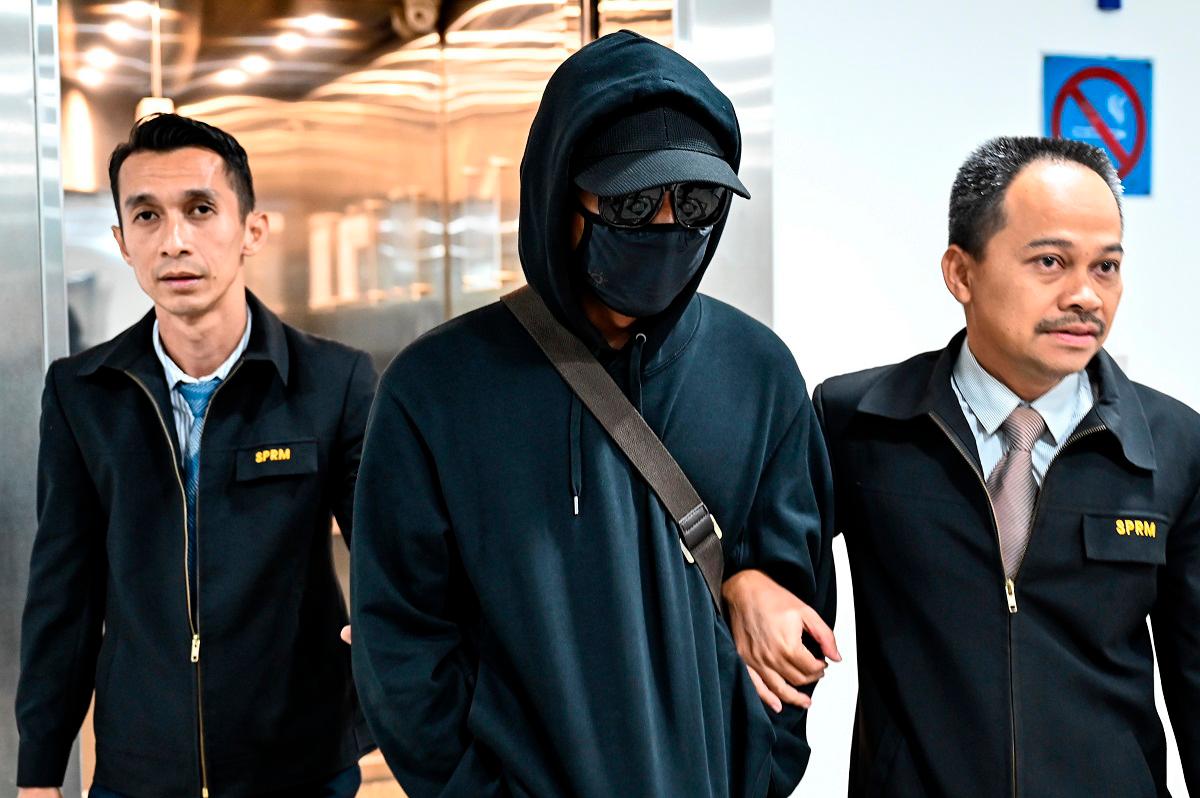 Police inspector charged with receiving RM23,000 bribe