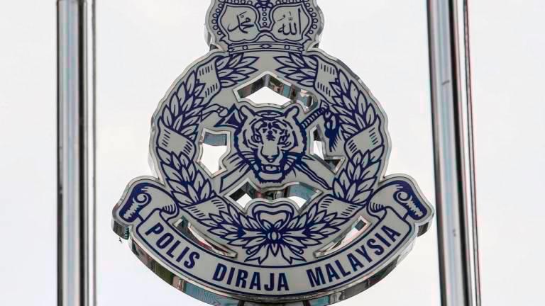 Police looking for man who slapped his wife near Sepang shopping mall Police looking for man who slapped his wife near Sepang shopping mall