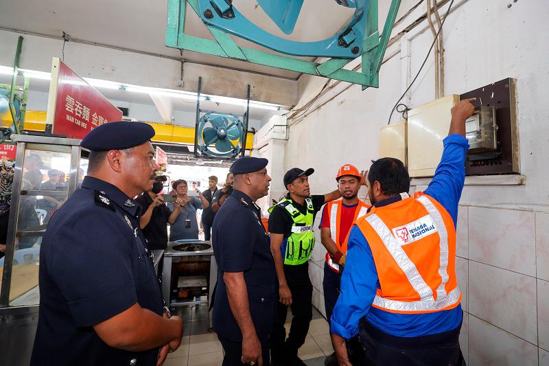 Polis, TNB potong bekalan elektrik 10 premis judi dalam talian