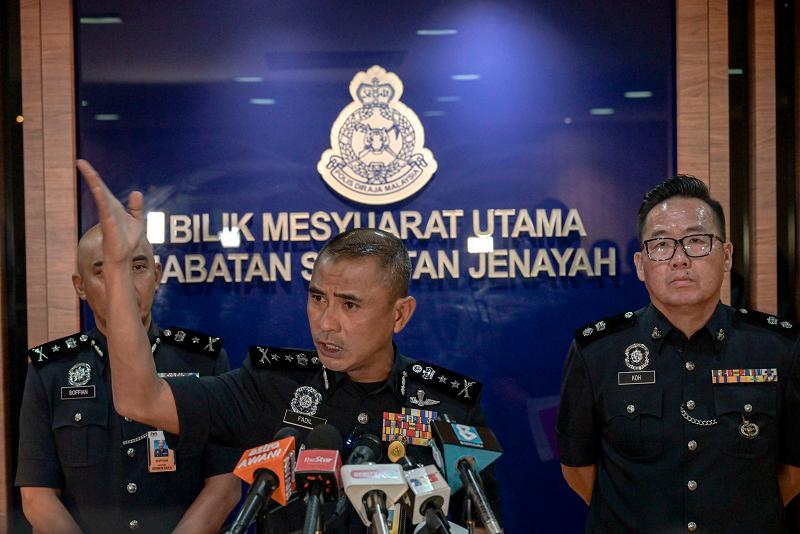 Polis tahan lelaki dipercayai rekrut warga tempatan untuk sindiket penipuan pekerjaan Polis tahan lelaki dipercayai rekrut warga tempatan untuk sindiket penipuan pekerjaan
