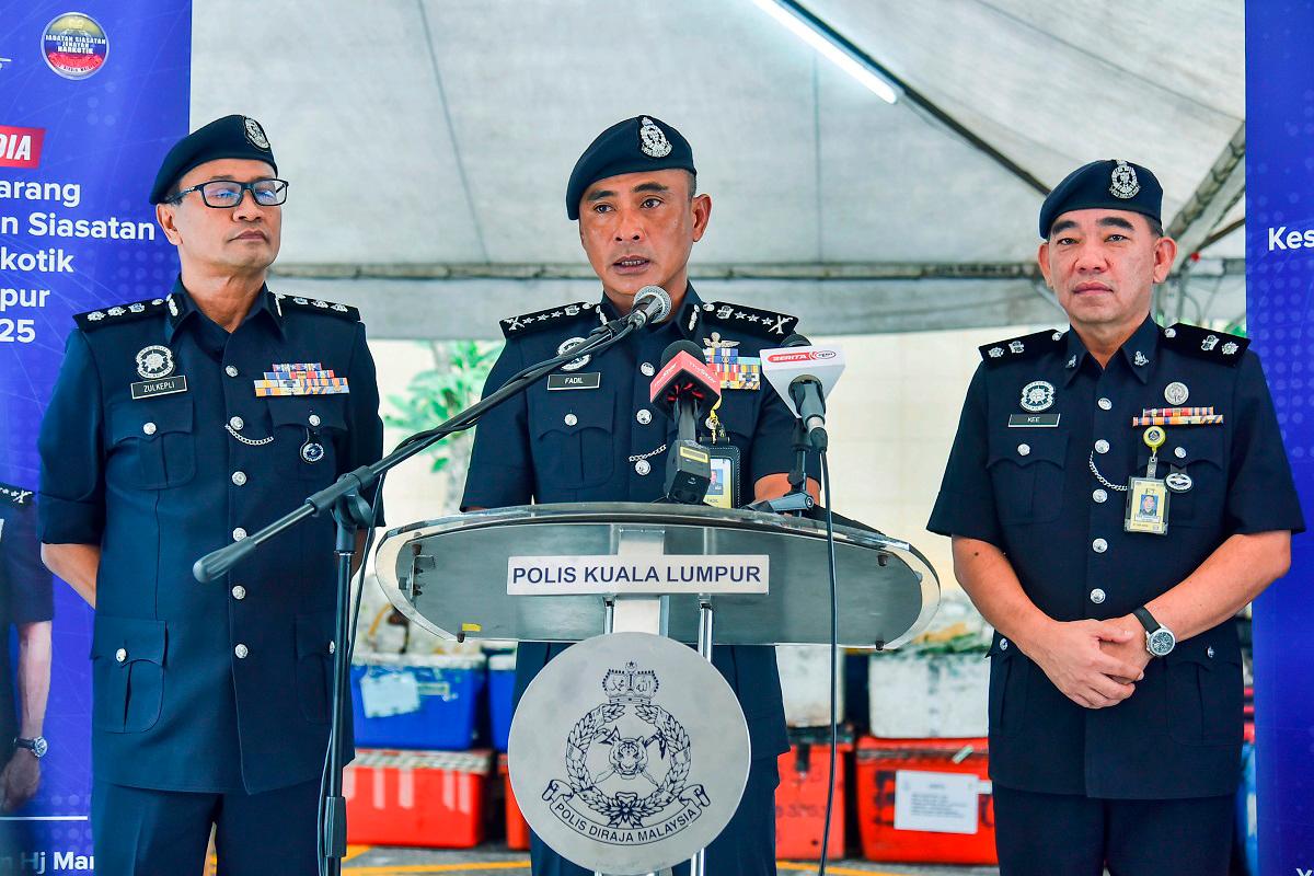 Polis tahan lelaki, rampas dadah hampir RM1 juta di Lembah Klang Polis tahan lelaki, rampas dadah hampir RM1 juta di Lembah Klang