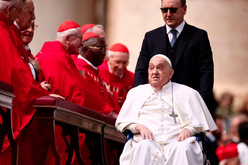 Pope Francis makes brief appearance after Palm Sunday service Pope Francis makes brief appearance after Palm Sunday service