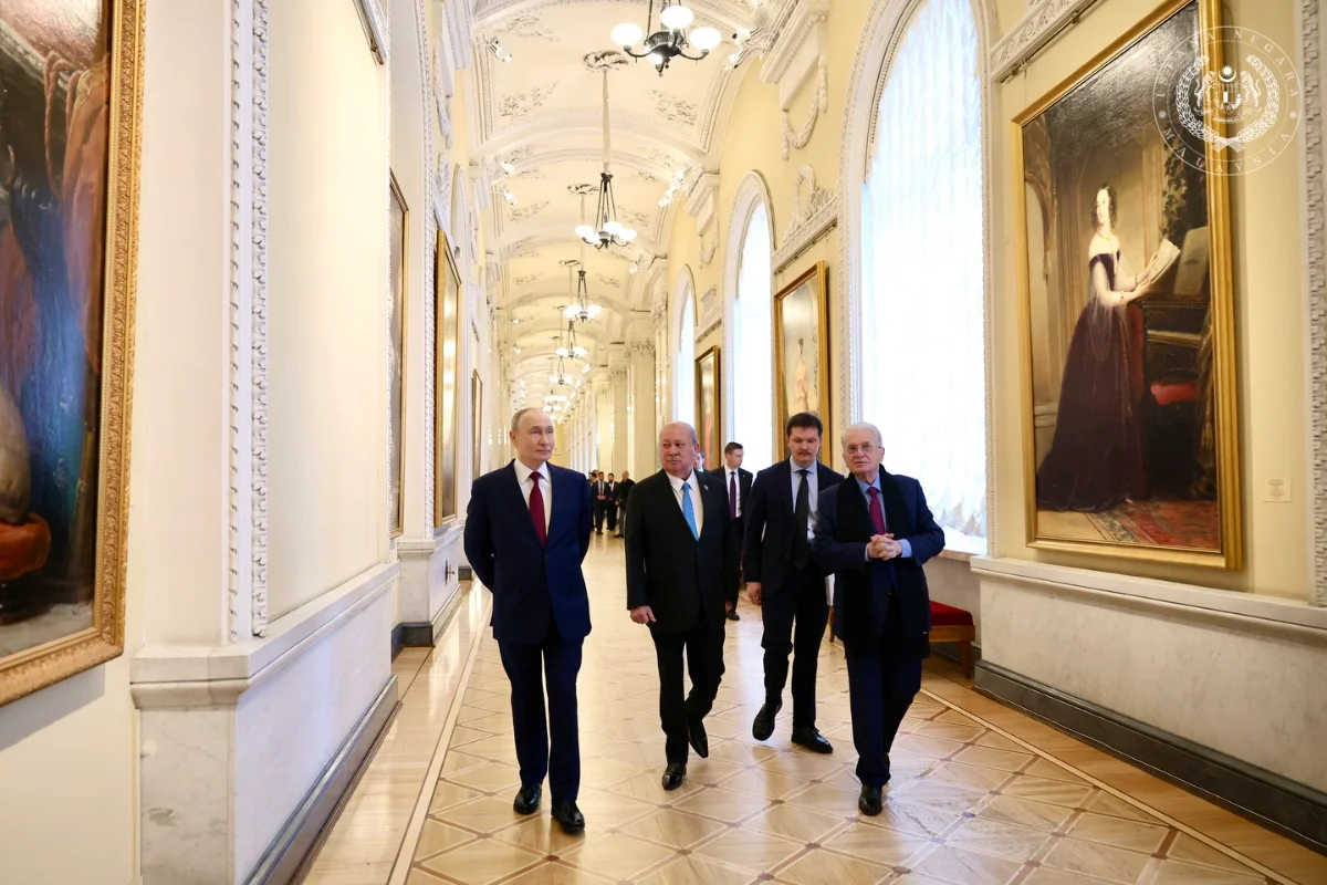 President Putin welcomes Sultan Ibrahim at Hermitage Museum