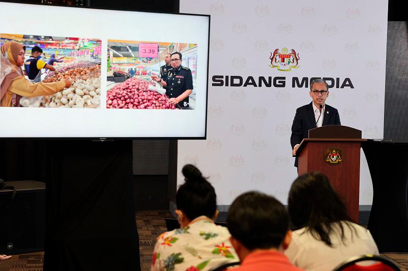 Prices of basic items under control ahead of Aidilfitri - Fahmi Prices of basic items under control ahead of Aidilfitri - Fahmi