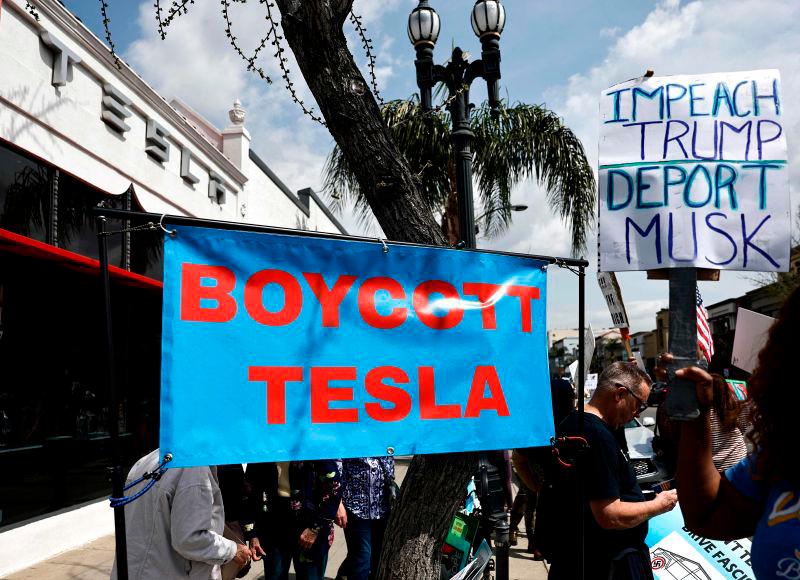 Protesters denounce Musk at Tesla dealerships in US, Europe Protesters denounce Musk at Tesla dealerships in US, Europe