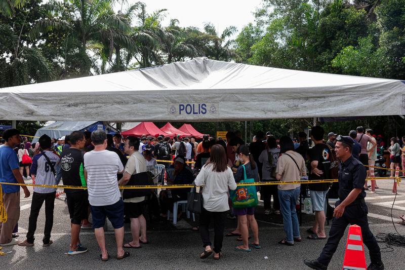 Proton pledges RM250,000, activates six service centres for Putra Heights fire victims Proton pledges RM250,000, activates six service centres for Putra Heights fire victims