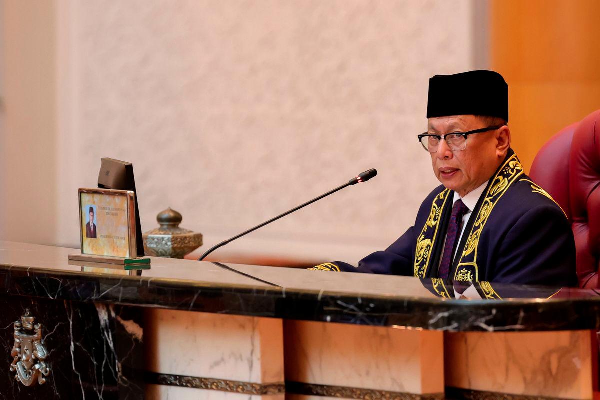Puad Zarkashi rejects talk of Khairy returning to Umno