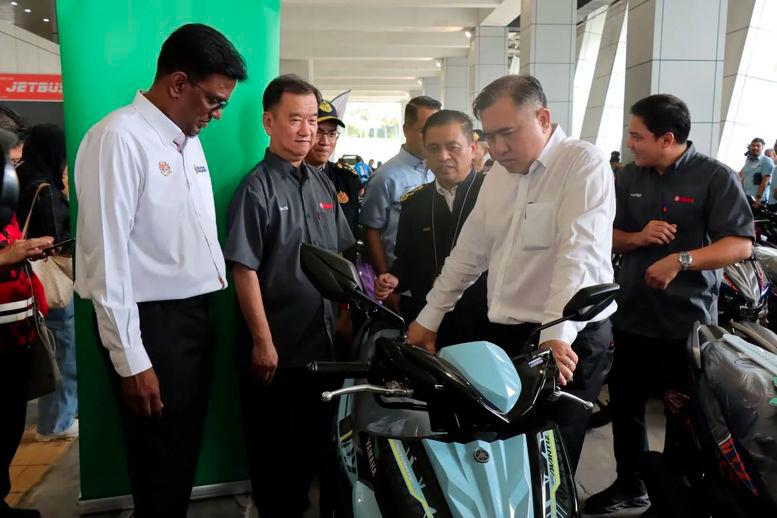 Putra Heights fire: Spanco sponsors 55 motorcycles for affected victims - Loke Putra Heights fire: Spanco sponsors 55 motorcycles for affected victims - Loke