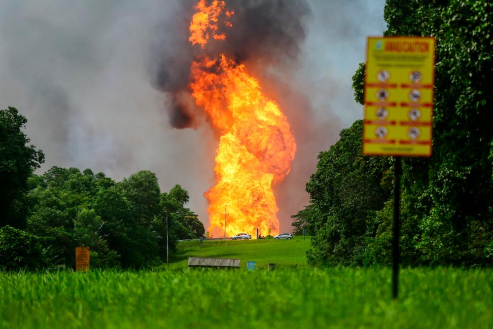 Putra Heights gas pipeline explosion: residents recall explosion, searing heat, 30-minute tremors Putra Heights gas pipeline explosion: residents recall explosion, searing heat, 30-minute tremors