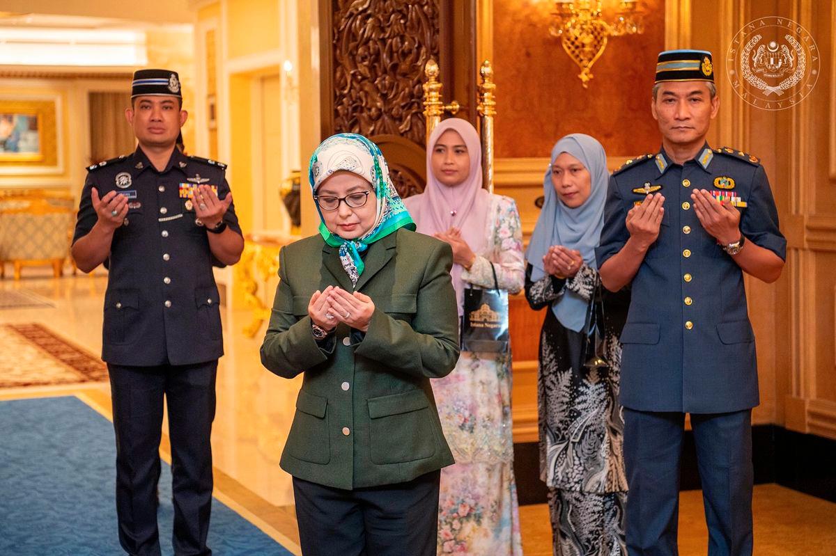 Queen extends prayers for Malaysian pilgrims performing haj Queen extends prayers for Malaysian pilgrims performing haj