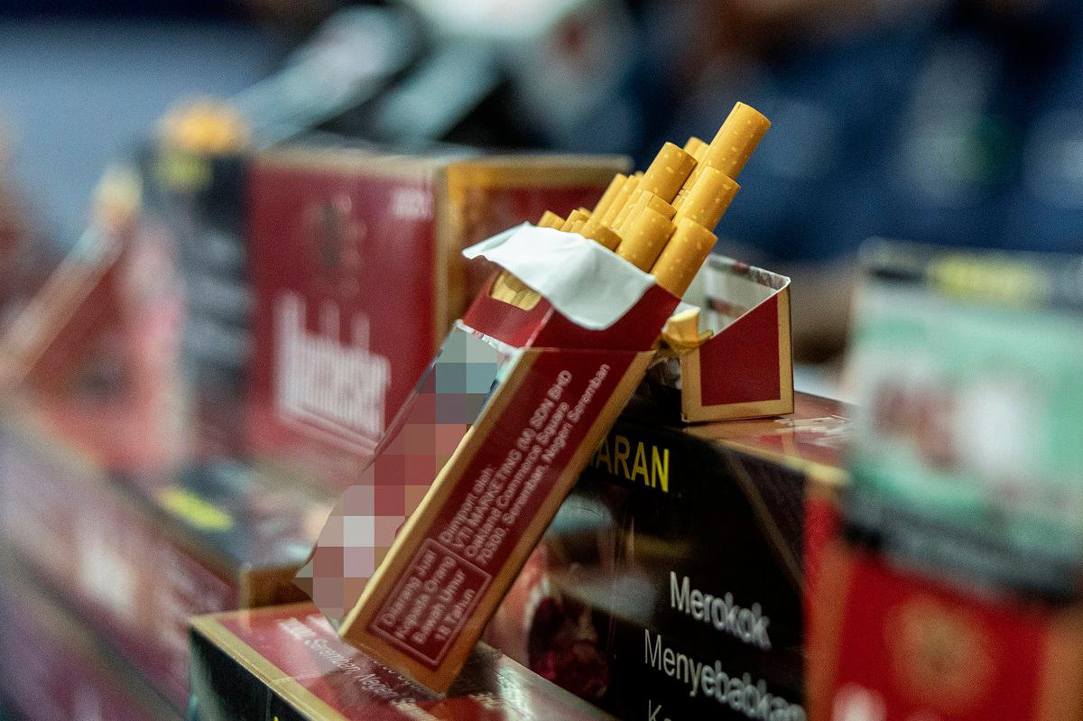 RM5 billion lost annually to illicit cigarette trade RM5 billion lost annually to illicit cigarette trade