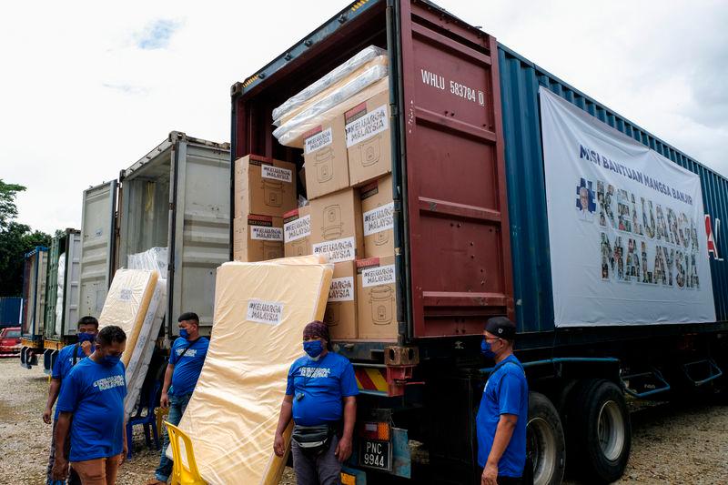 RMAF sends eight tonnes of food supplies to help flood victims in Sarawak RMAF sends eight tonnes of food supplies to help flood victims in Sarawak