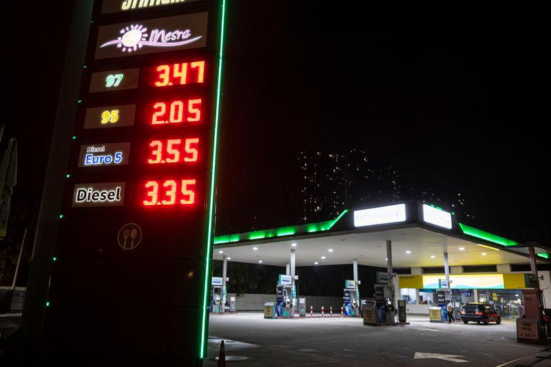 RON95, RON97 prices unchanged, diesel up by five cents in Peninsular M’sia