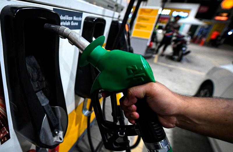 RON97, diesel prices down 10 sen in Peninsula Malaysia