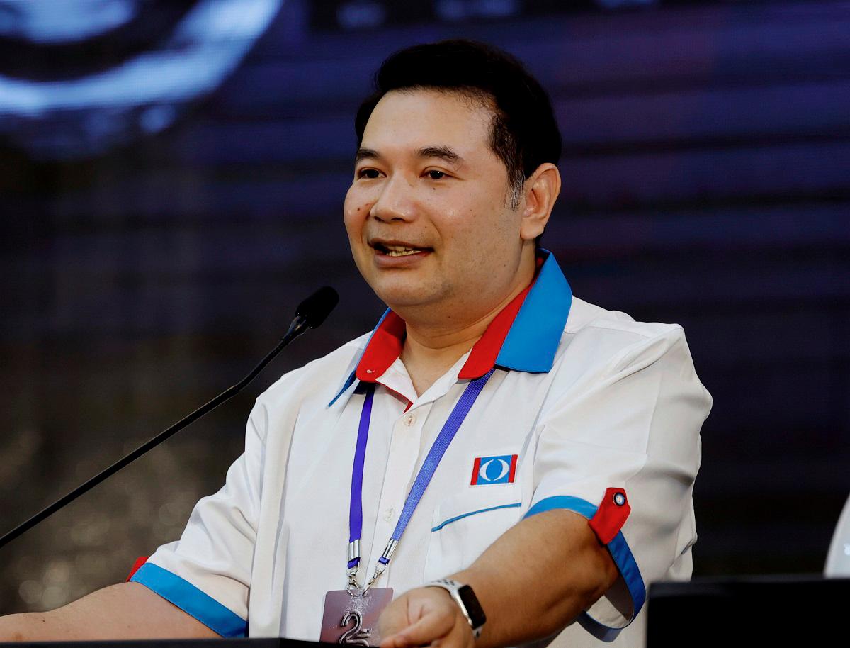 Rafizi’s son hospitalised after Putrajaya mall car park attack Rafizi’s son hospitalised after Putrajaya mall car park attack