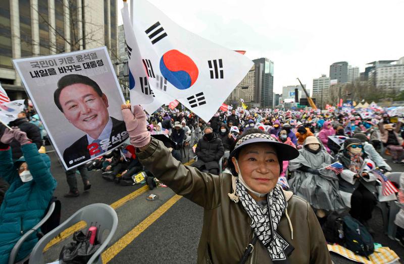 Rallies grow in South Korea as court weighs president's fate Rallies grow in South Korea as court weighs president's fate