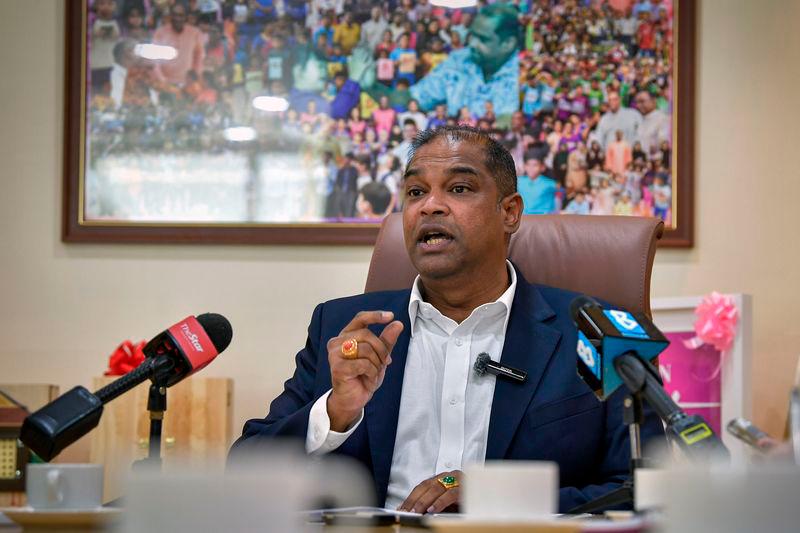 Ramanan thanks PM Anwar for resolving housing issue of Indian community